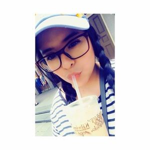 Meet your Posher, Valeria